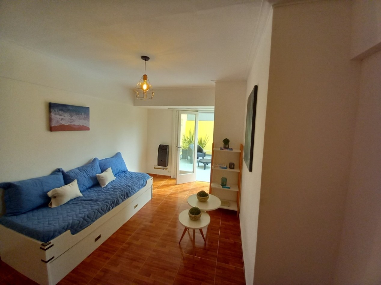 ¡VENTA! Hermoso Departamento de 2 Ambientes con gran terraza envolvente. Totalmente reciclado