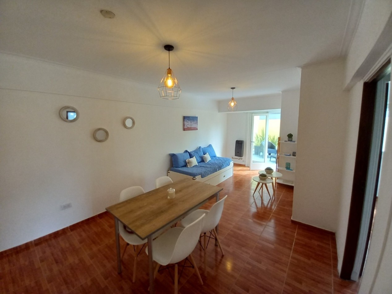 ¡VENTA! Hermoso Departamento de 2 Ambientes con gran terraza envolvente. Totalmente reciclado