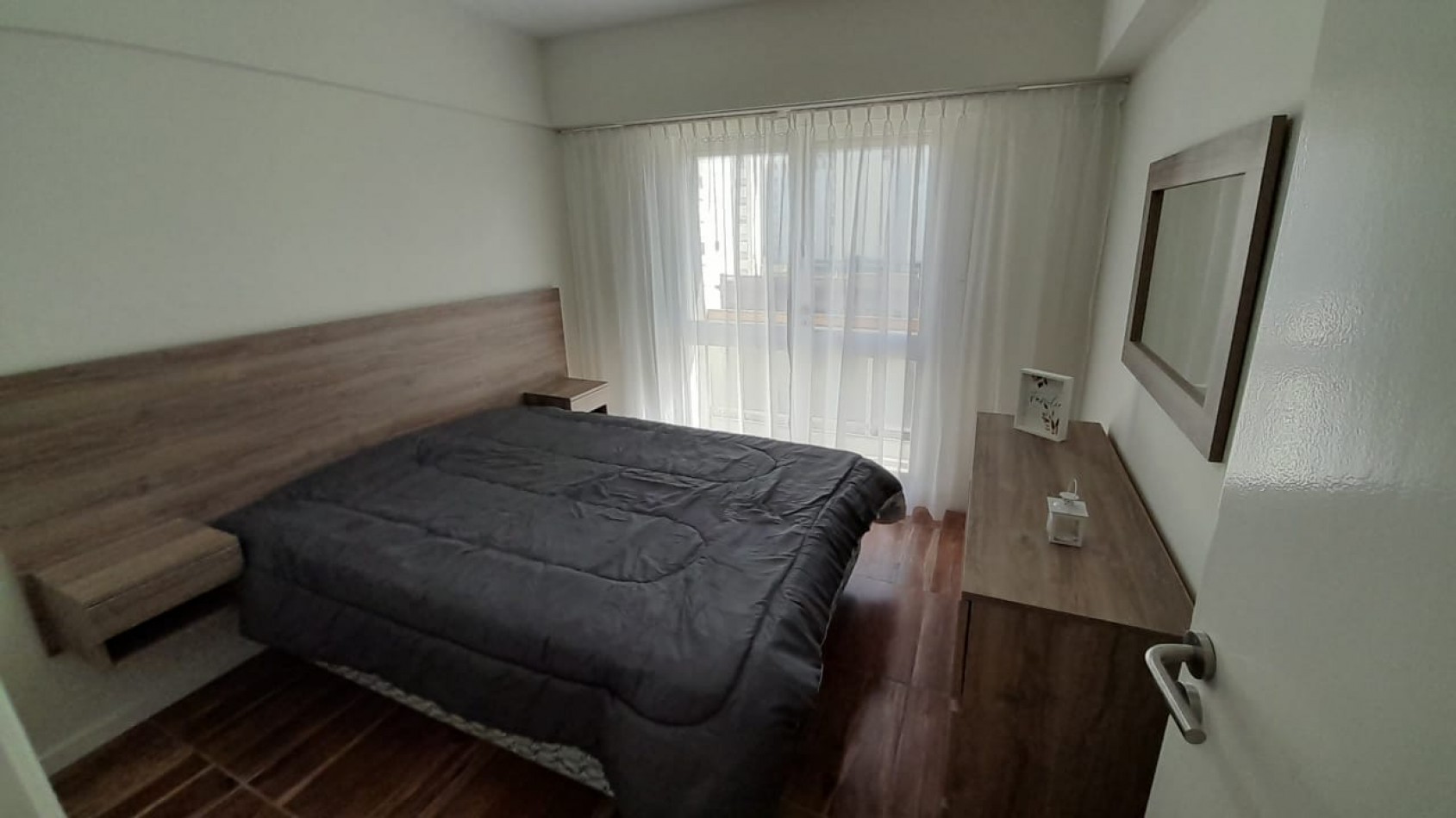 2 AMBIENTES LATERAL CON BALCON