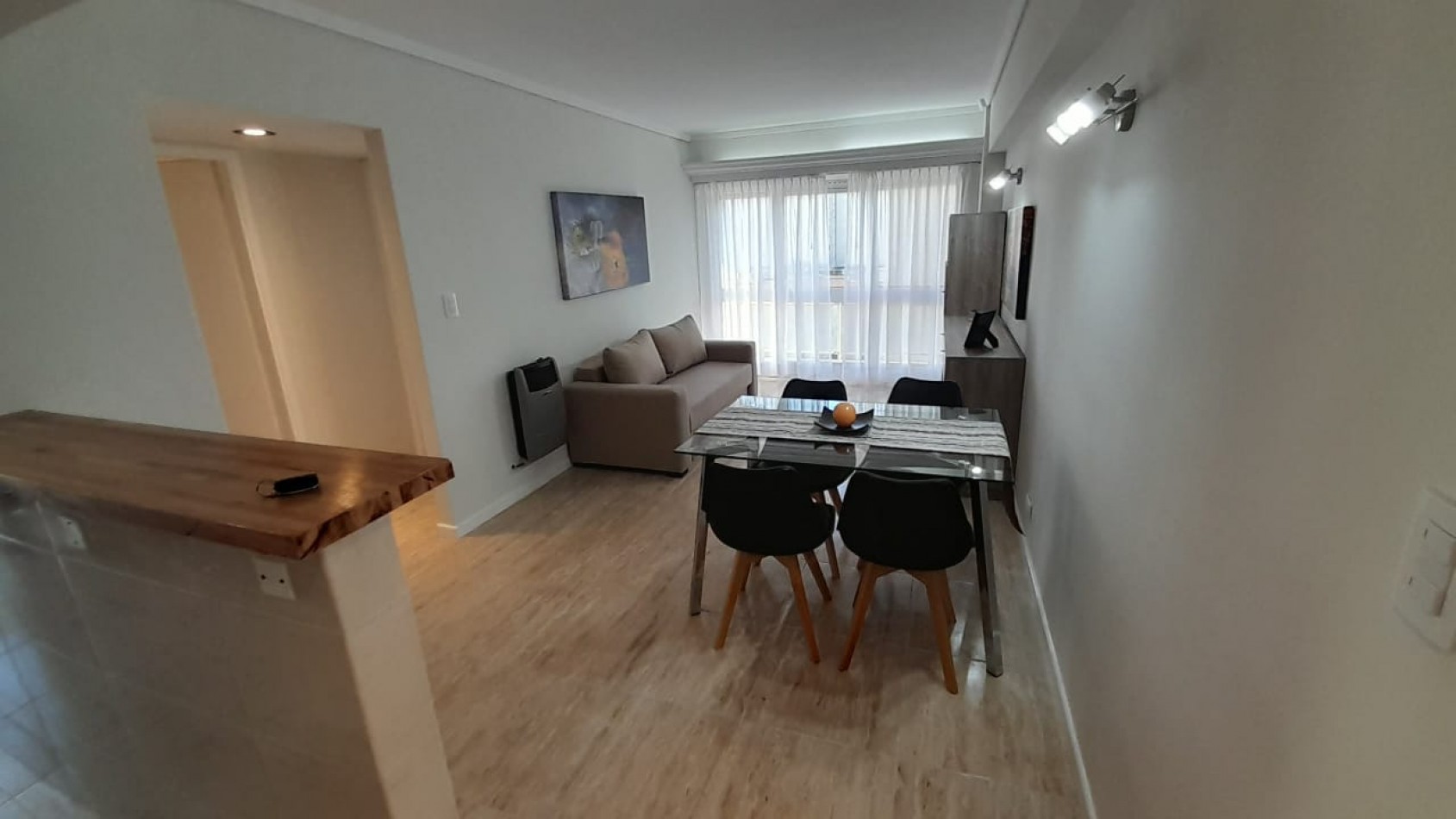2 AMBIENTES LATERAL CON BALCON