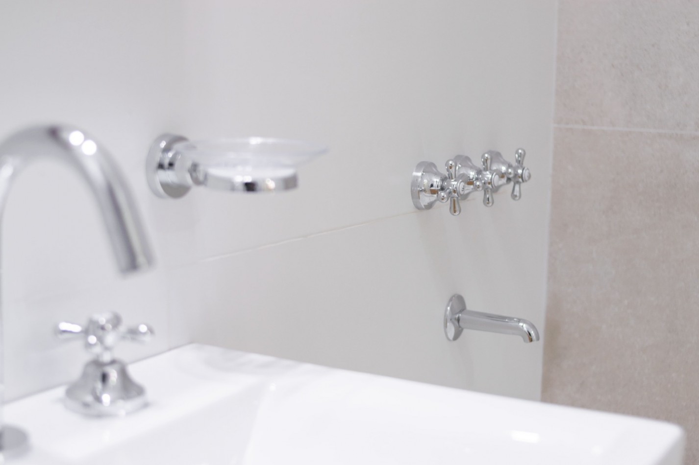AMBIENTE Y MEDIO RECICLADO y AMOBLADO -PASEO ALDREY-