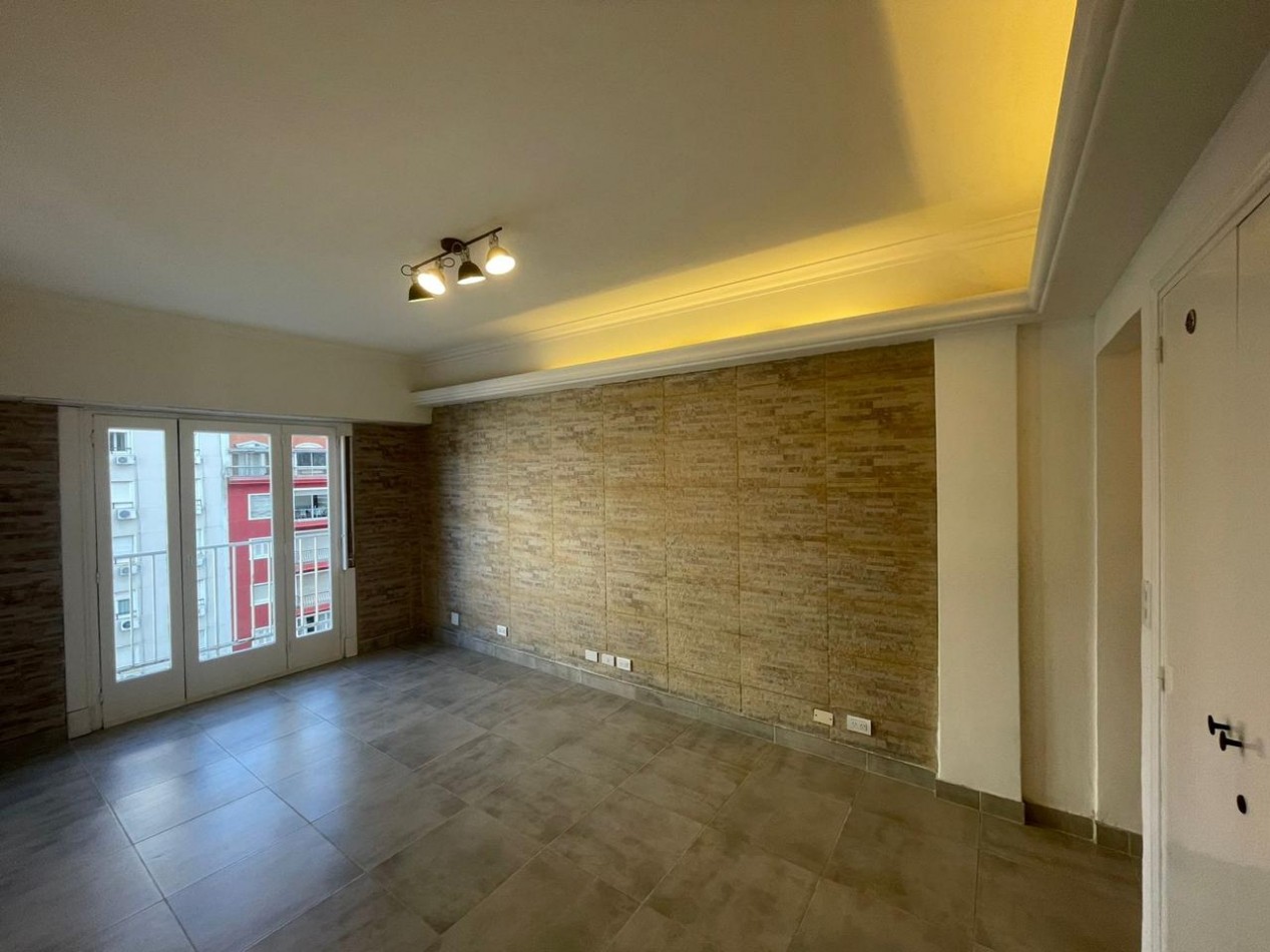 VENTA 3 AMBIENTES CON DEPENDENCIA Y VISTA AL MAR- LURO 2200-