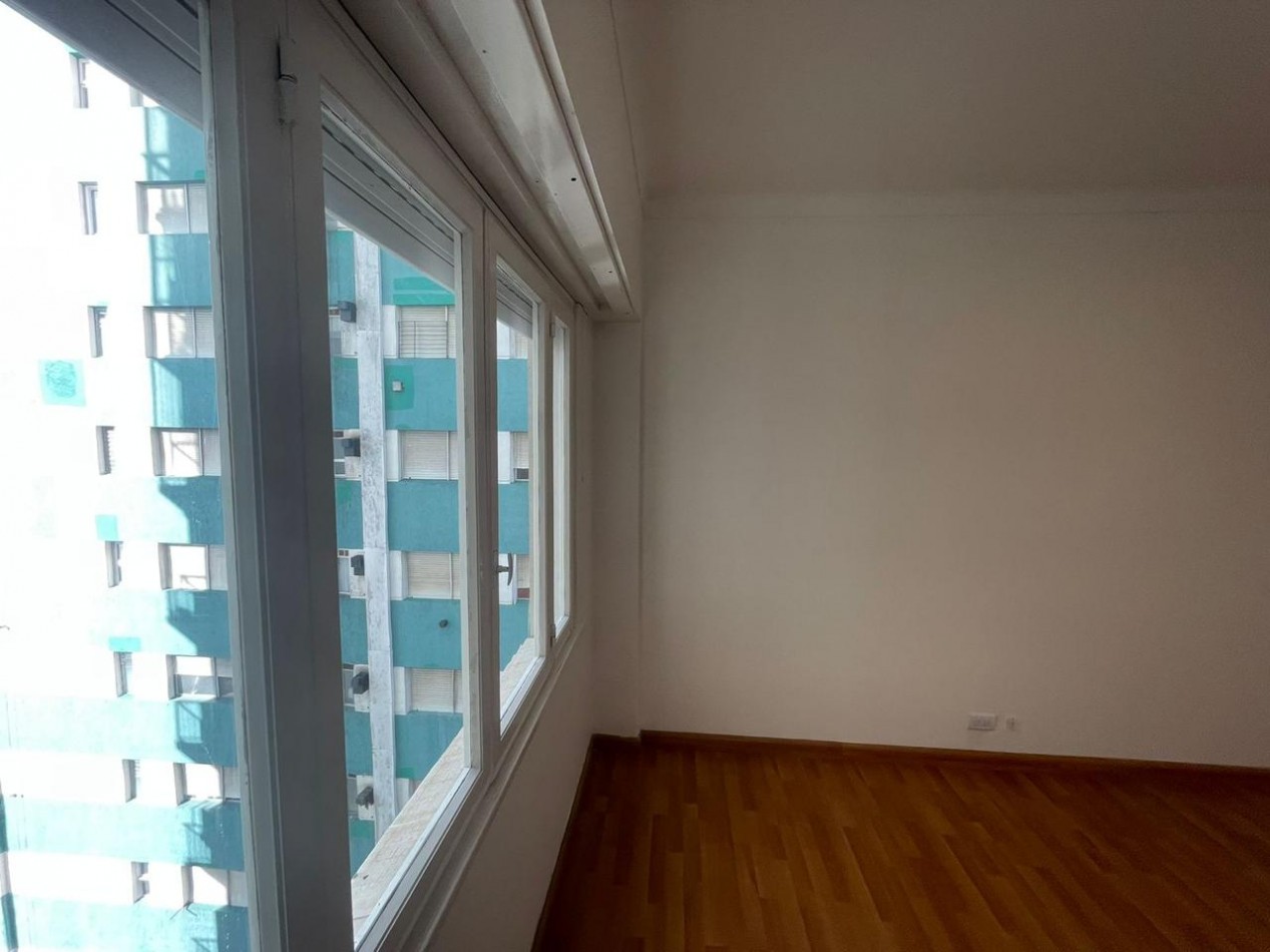 VENTA 3 AMBIENTES CON DEPENDENCIA Y VISTA AL MAR- LURO 2200-