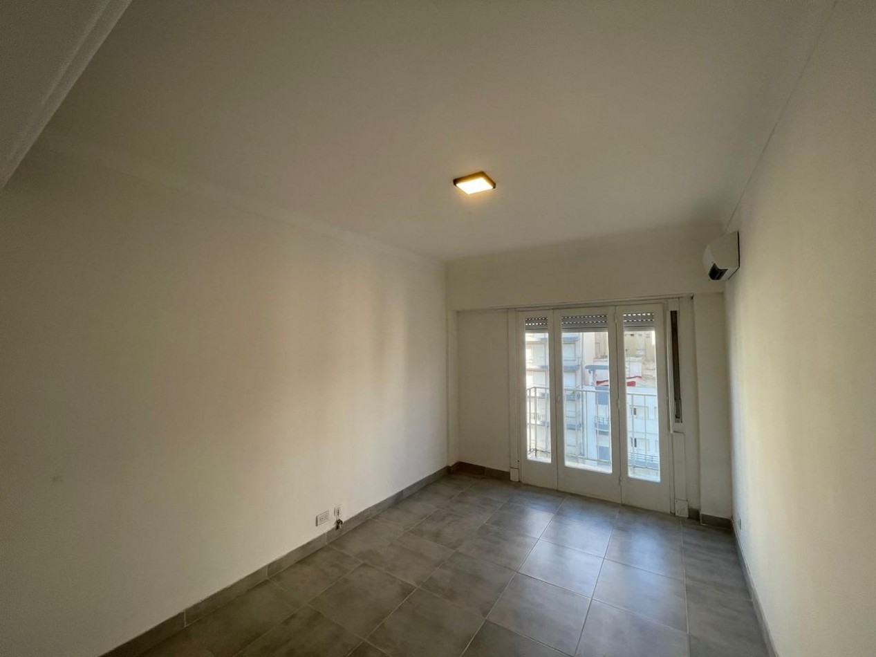 VENTA 3 AMBIENTES CON DEPENDENCIA Y VISTA AL MAR- LURO 2200-