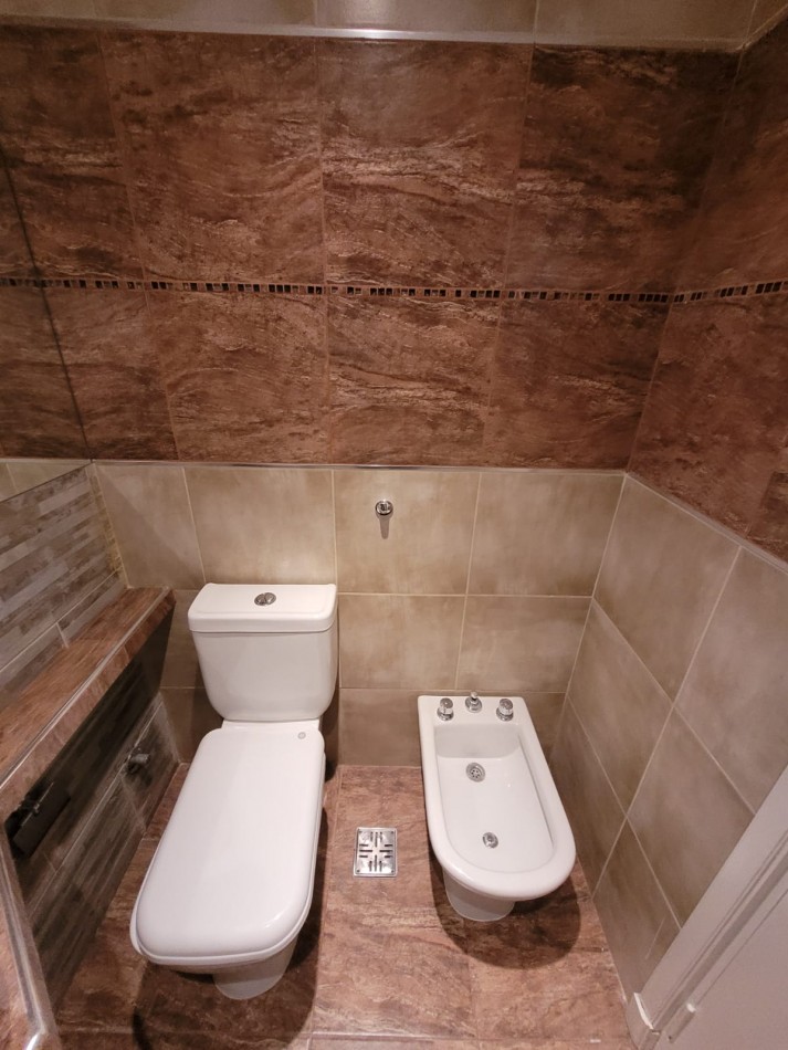 AMBIENTE Y MEDIO EXTERNO CON BALCON FRANCES -CENTRO-