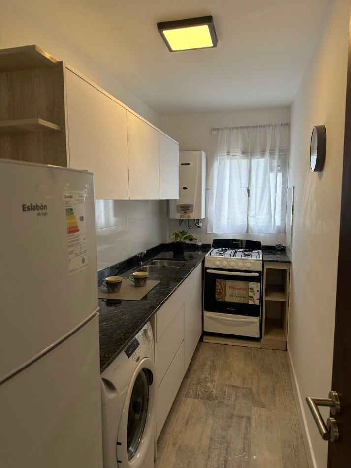 VENTA 3 AMBIENTES A LA CALLE- ¡VISTA AL MAR! - CENTRO-