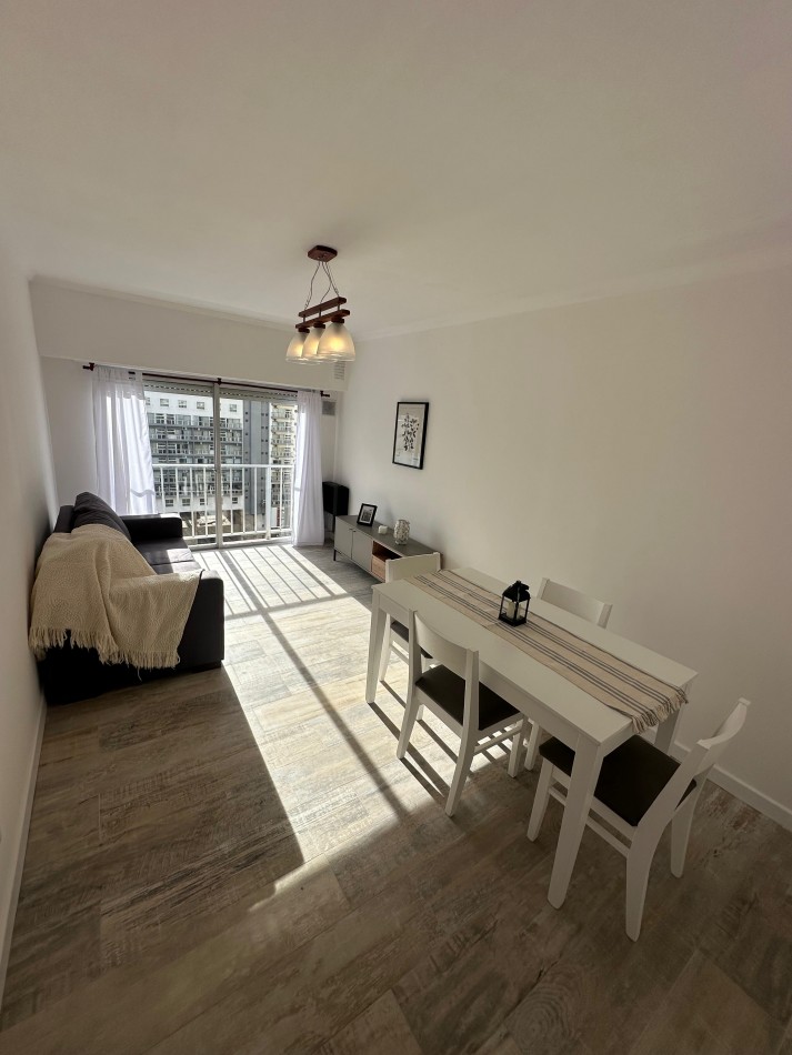 VENTA 3 AMBIENTES A LA CALLE- ¡VISTA AL MAR! - CENTRO-