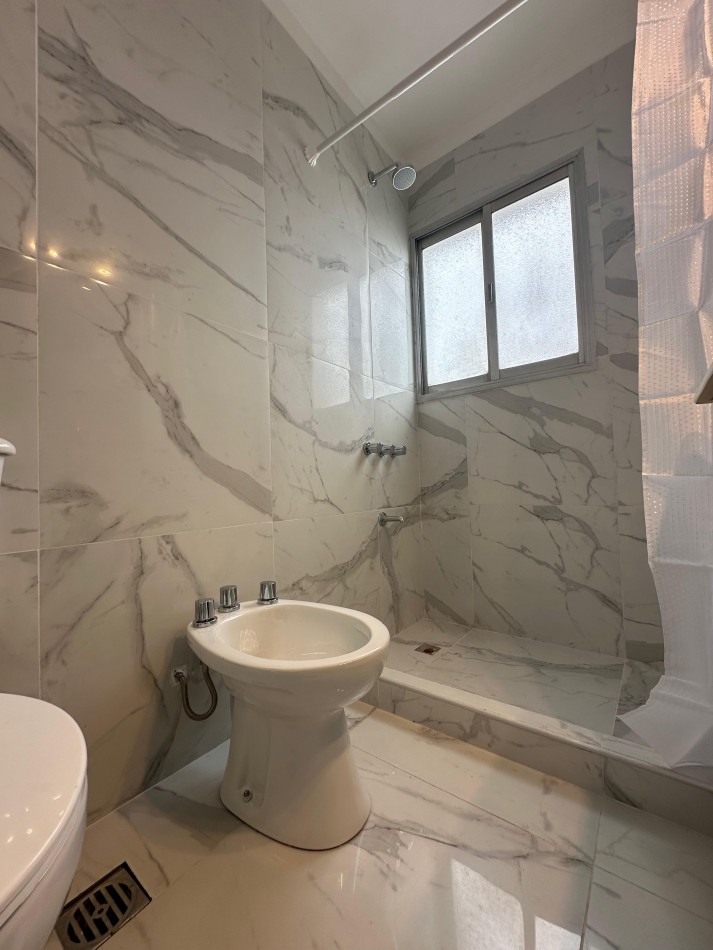 VENTA 3 AMBIENTES A LA CALLE- ¡VISTA AL MAR! - CENTRO-