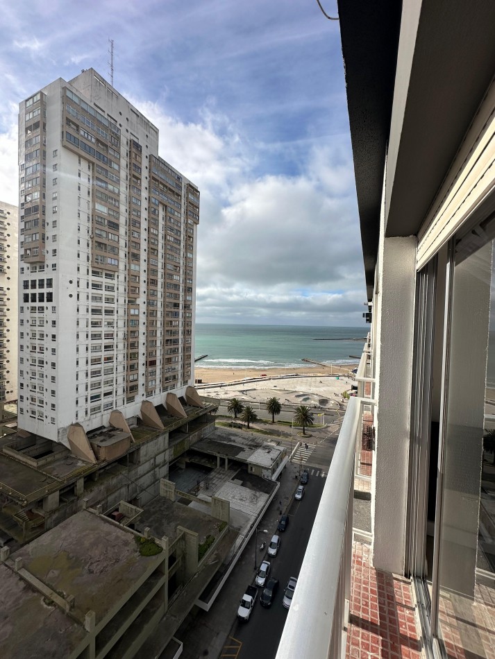 VENTA 3 AMBIENTES A LA CALLE- ¡VISTA AL MAR! - CENTRO-