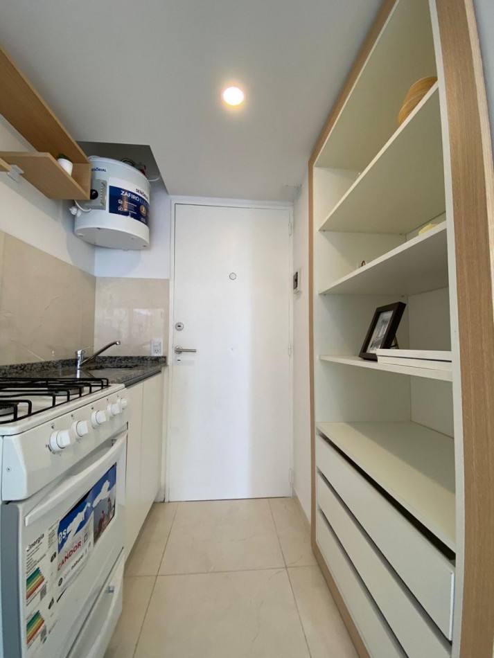 MONOAMBIENTE RECICLADO CON BALCON - PLAZA COLON-
