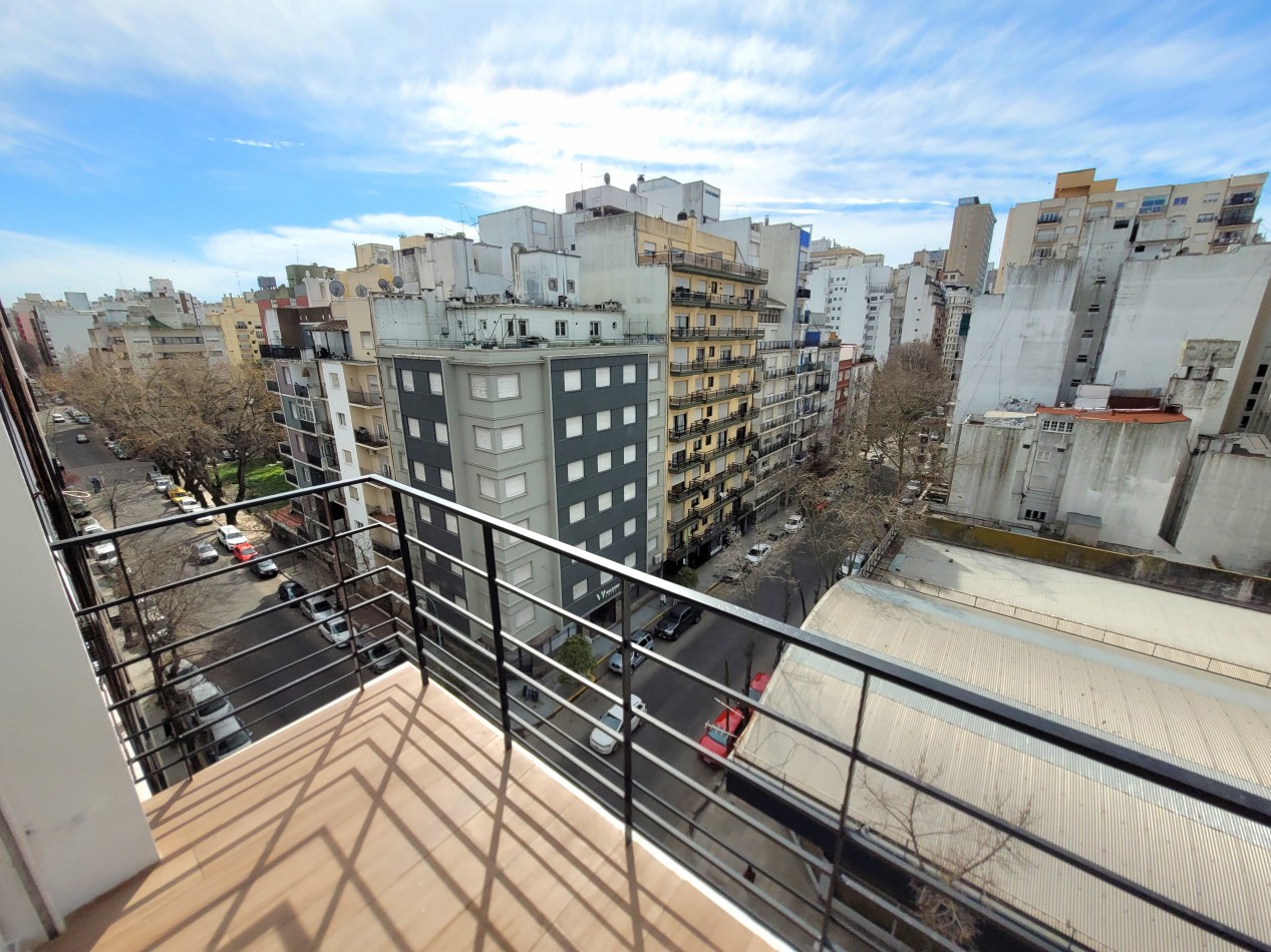 VENTA 2 AMBIENTES RECICLADO CON BALCON - BS AS 2400-