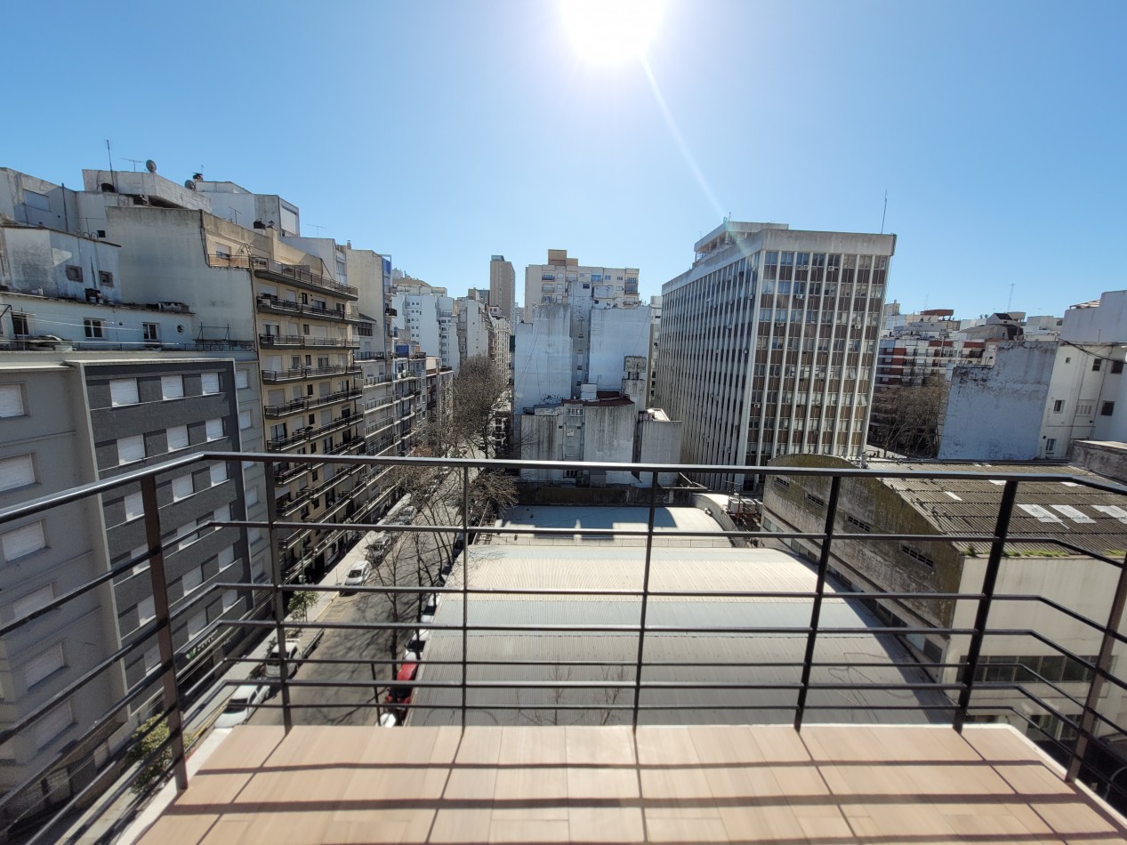 VENTA 2 AMBIENTES RECICLADO CON BALCON - BS AS 2400-