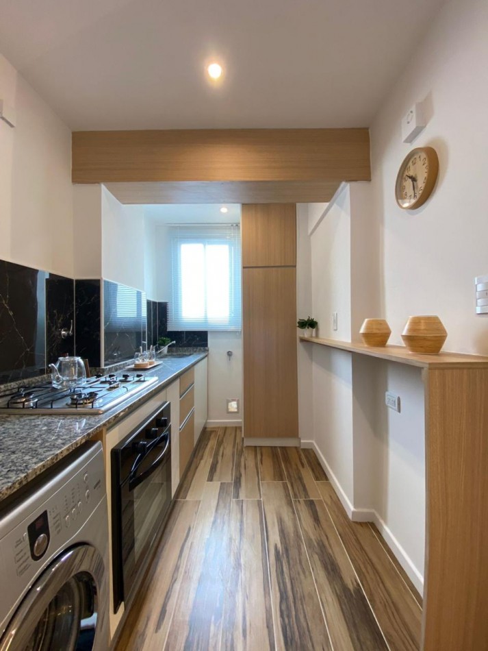 VENTA 3 AMBIENTES A LA CALLE CON BALCON - PLAZA MITRE -