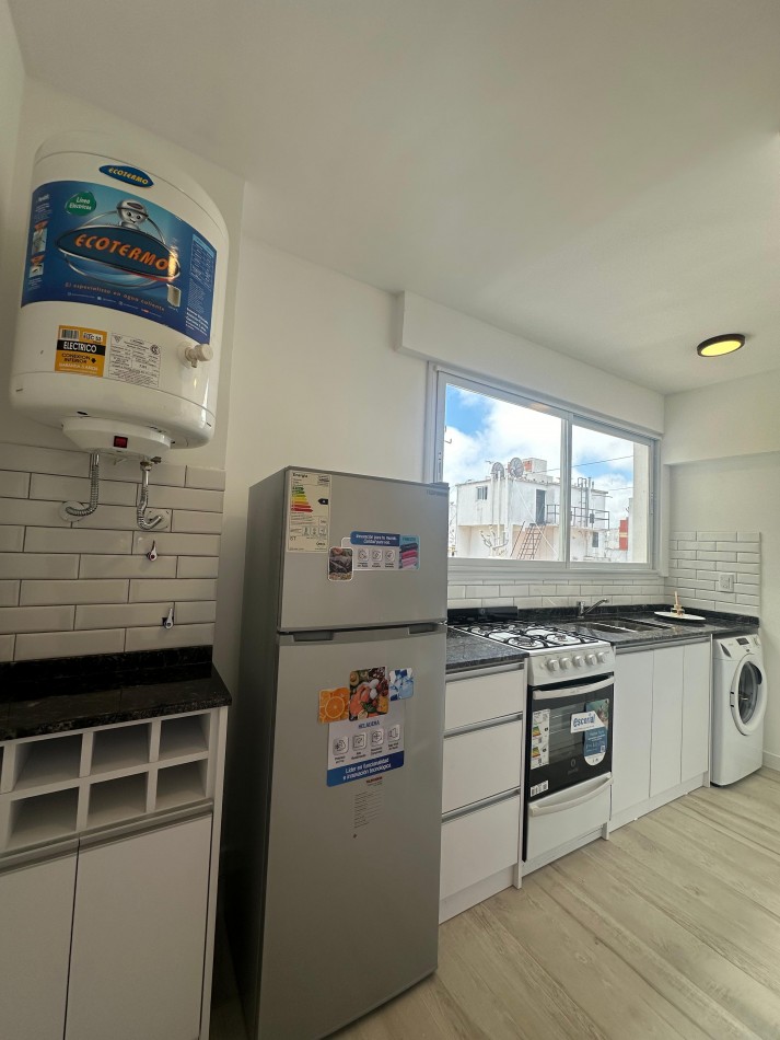 VENTA DOS AMBIENTES CON DEPENDENCIA Y BALCON A LA CALLE- PLAZA COLON-