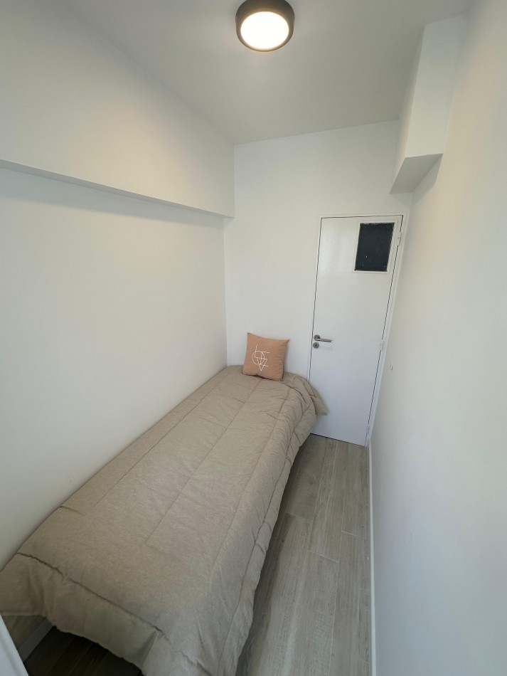 VENTA DOS AMBIENTES CON DEPENDENCIA Y BALCON A LA CALLE- PLAZA COLON-