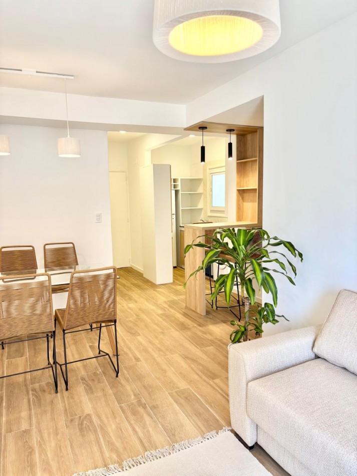 VENTA DOS AMBIENTES AL FRENTE CON BALCON - CENTRO-