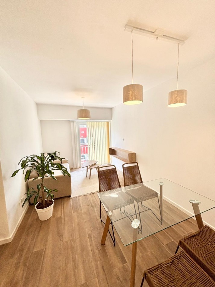 VENTA DOS AMBIENTES AL FRENTE CON BALCON - CENTRO-
