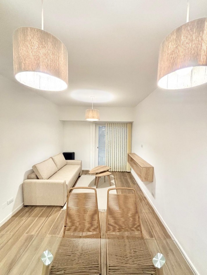VENTA DOS AMBIENTES AL FRENTE CON BALCON - CENTRO-