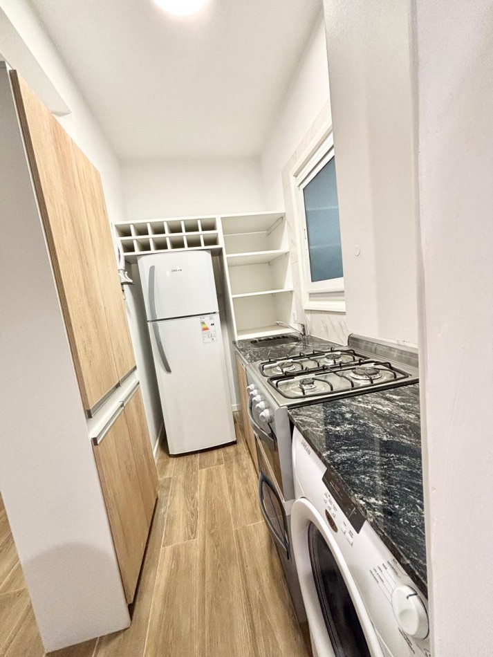 VENTA DOS AMBIENTES AL FRENTE CON BALCON - CENTRO-