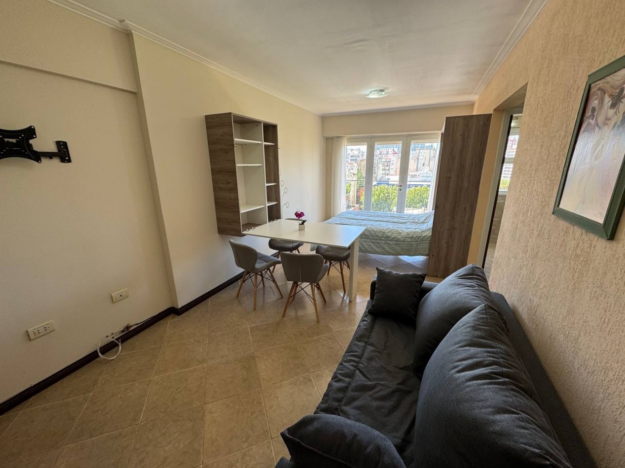 MONOAMBIENTE CON BALCON A LA CALLE - MITRE 1491-