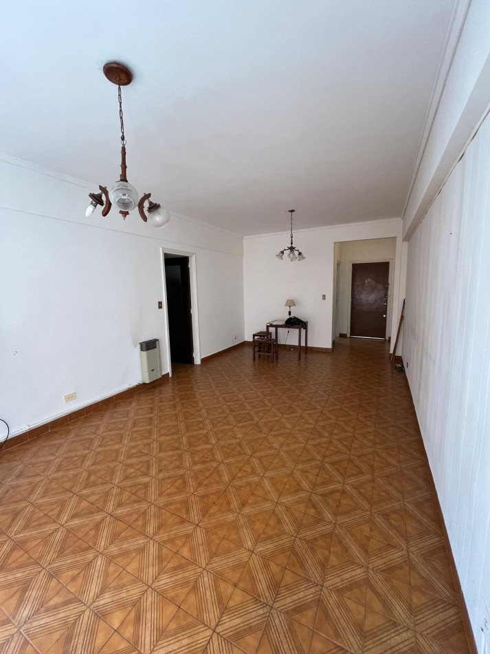 VENTA 3 AMBIENTES CON DEPENDENCIA - PLAZA COLON-