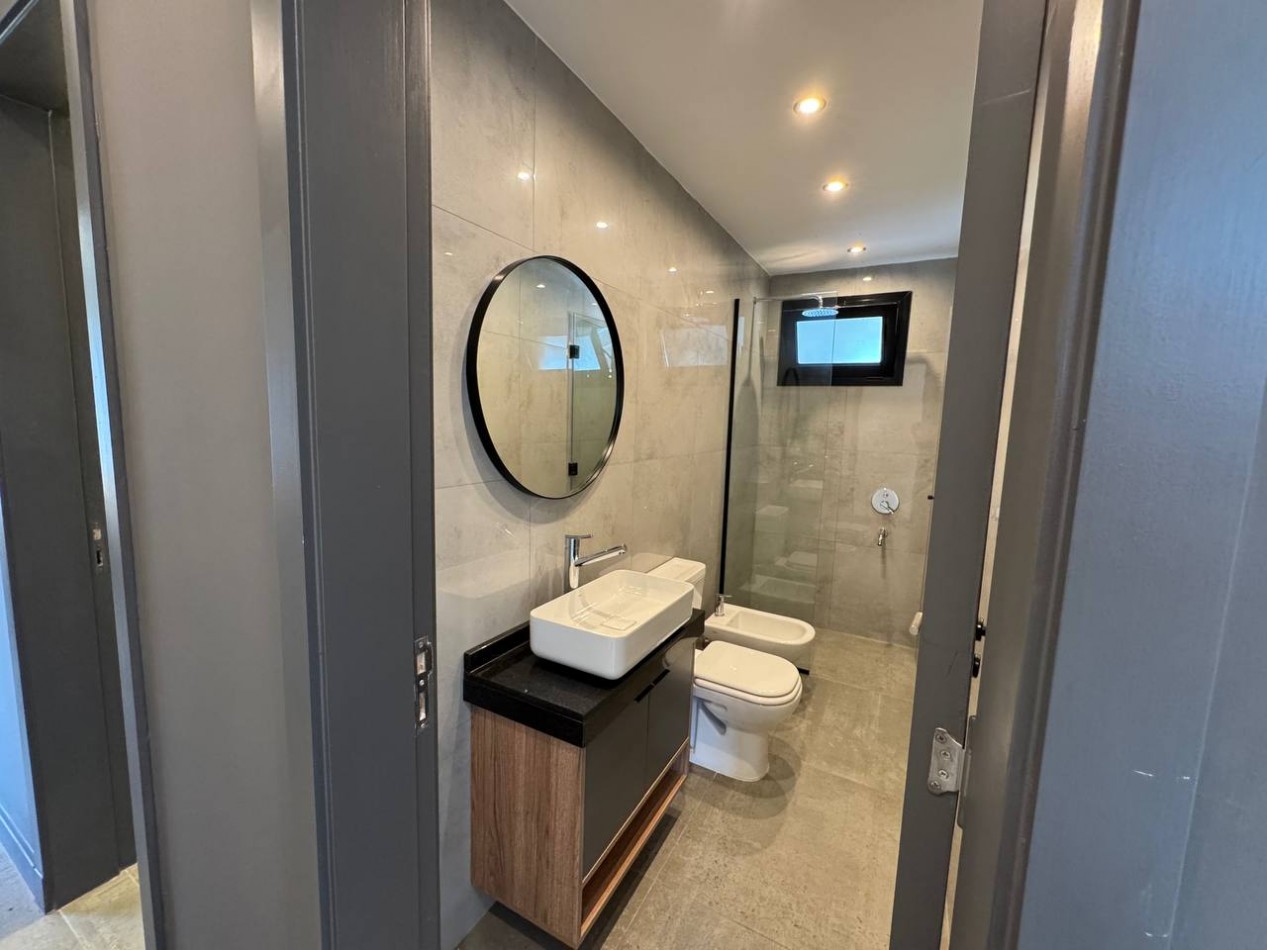 VENTA CASA 4 AMBIENTES - RUMENCO JOVEN-