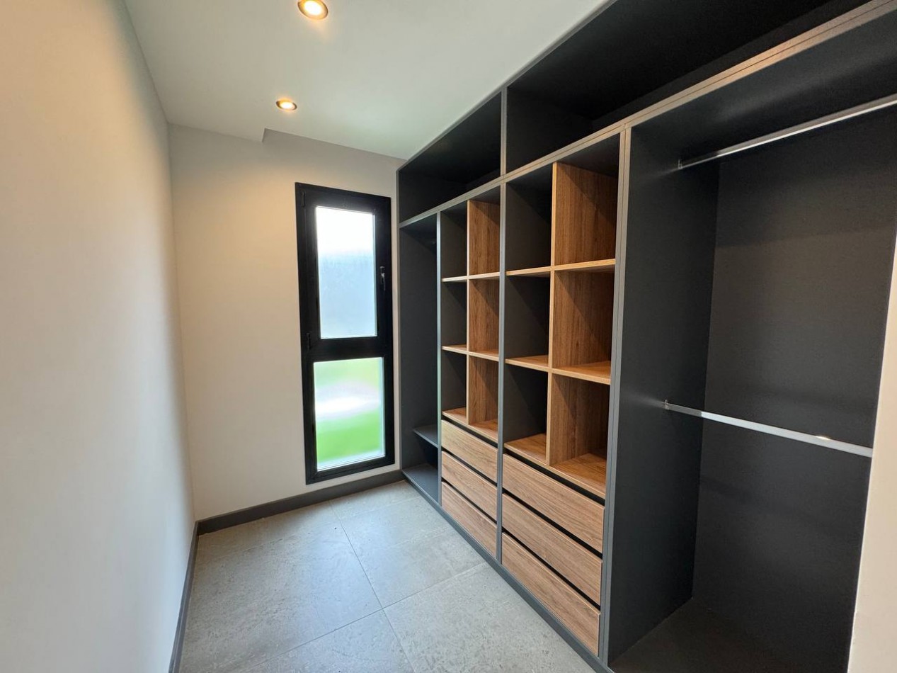VENTA CASA 4 AMBIENTES - RUMENCO JOVEN-