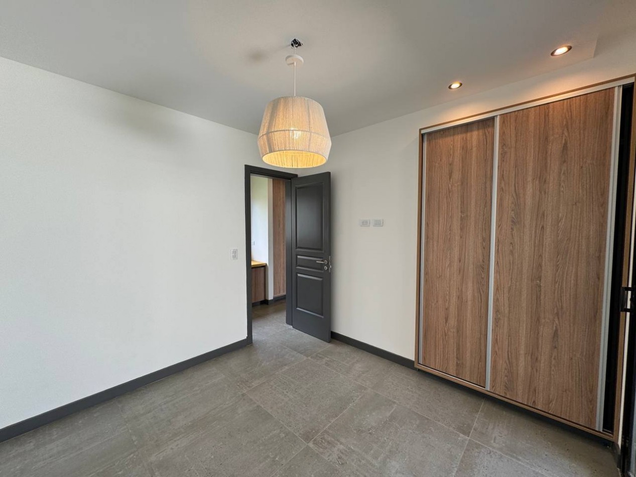 VENTA CASA 4 AMBIENTES - RUMENCO JOVEN-