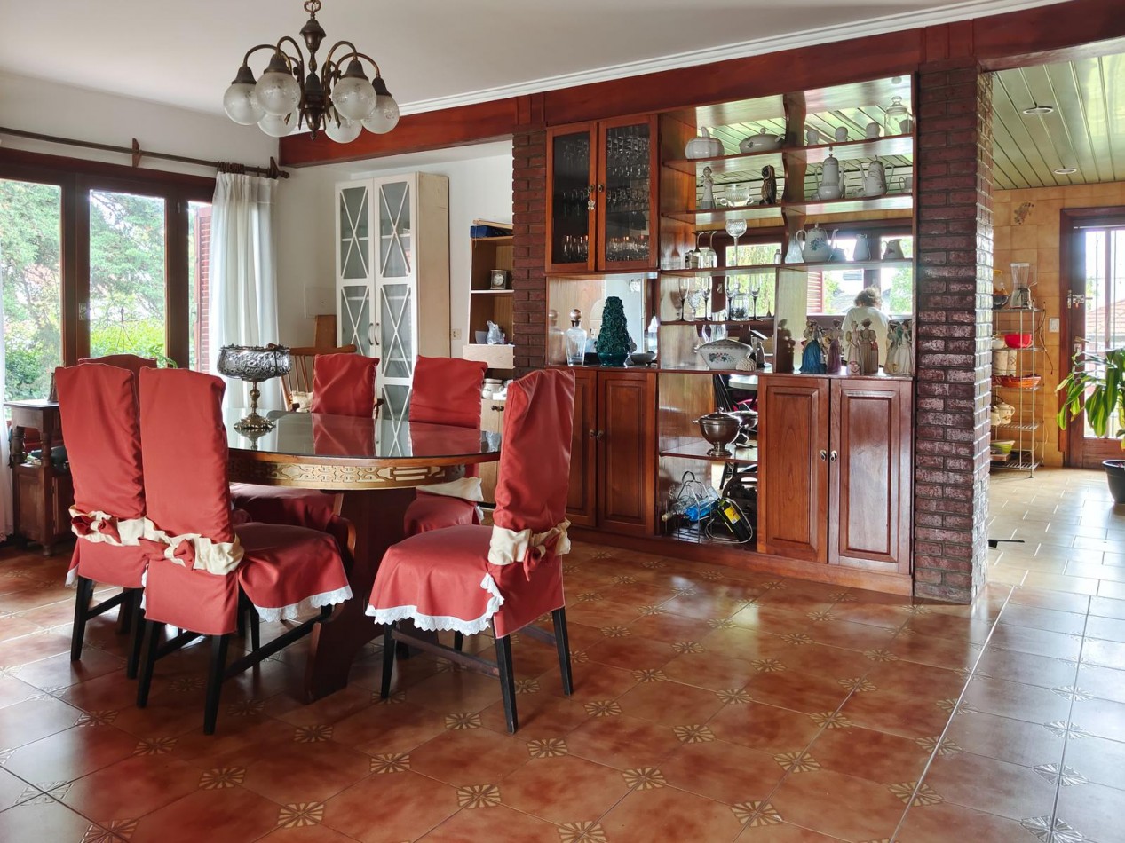 VENTA IMPORTANTE CHALET 5 AMBIENTES + PH 2 AMBIENTES -DIVINO ROSTRO -