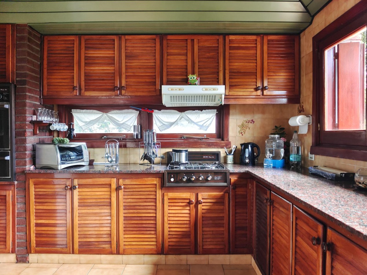 VENTA IMPORTANTE CHALET 5 AMBIENTES + PH 2 AMBIENTES -DIVINO ROSTRO -