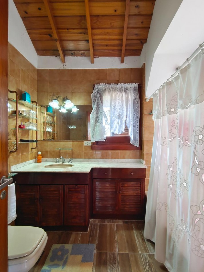 VENTA IMPORTANTE CHALET 5 AMBIENTES + PH 2 AMBIENTES -DIVINO ROSTRO -