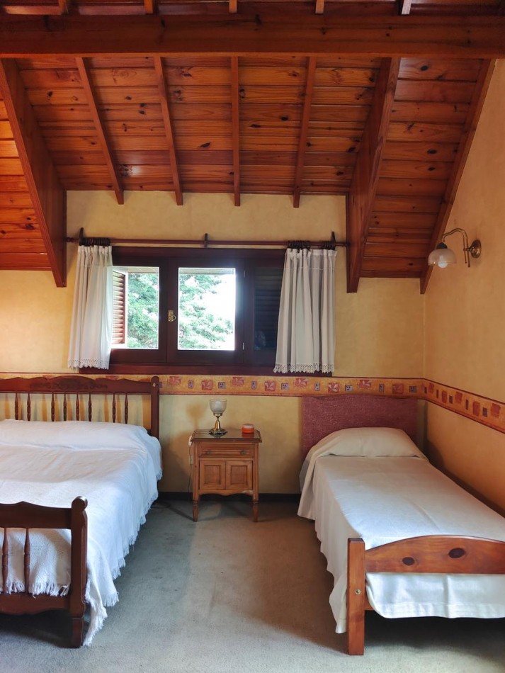 VENTA IMPORTANTE CHALET 5 AMBIENTES + PH 2 AMBIENTES -DIVINO ROSTRO -
