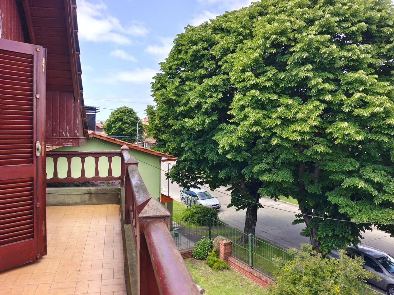 VENTA IMPORTANTE CHALET 5 AMBIENTES + PH 2 AMBIENTES -DIVINO ROSTRO -
