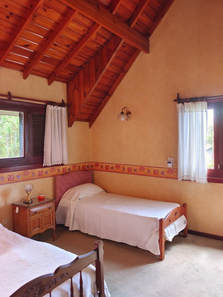 VENTA IMPORTANTE CHALET 5 AMBIENTES + PH 2 AMBIENTES -DIVINO ROSTRO -