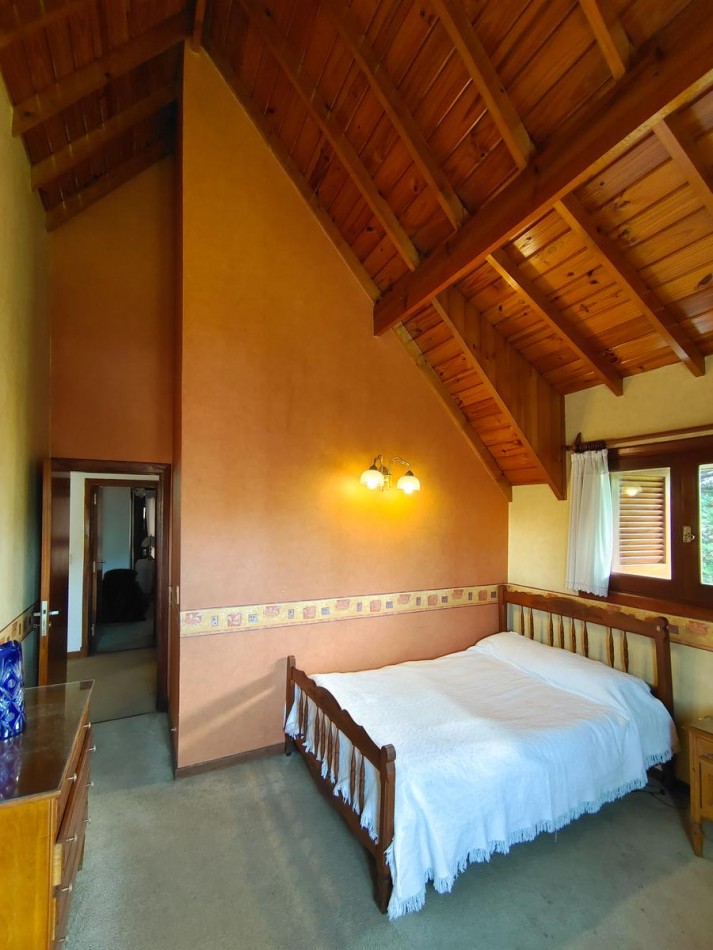 VENTA IMPORTANTE CHALET 5 AMBIENTES + PH 2 AMBIENTES -DIVINO ROSTRO -
