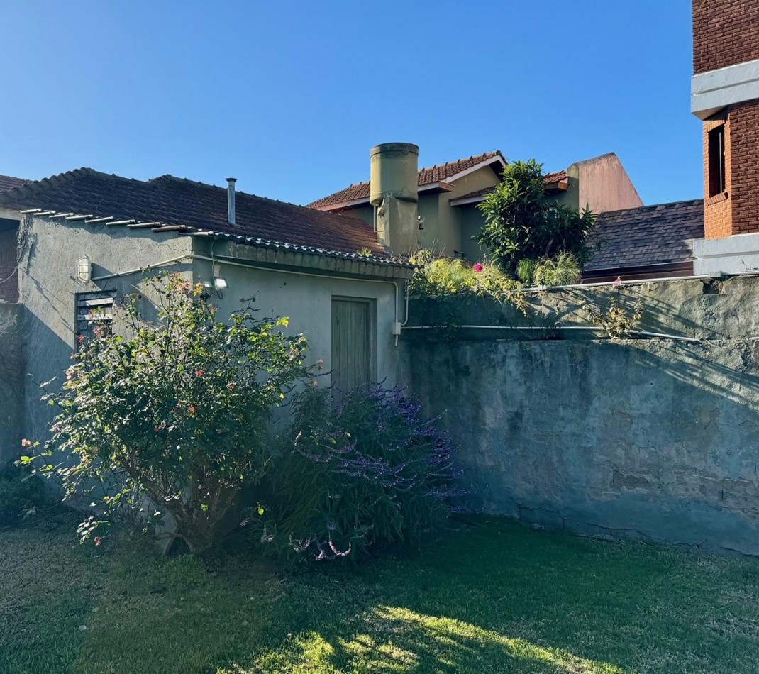 VENTA IMPORTANTE CHALET 5 AMBIENTES + PH 2 AMBIENTES -DIVINO ROSTRO -