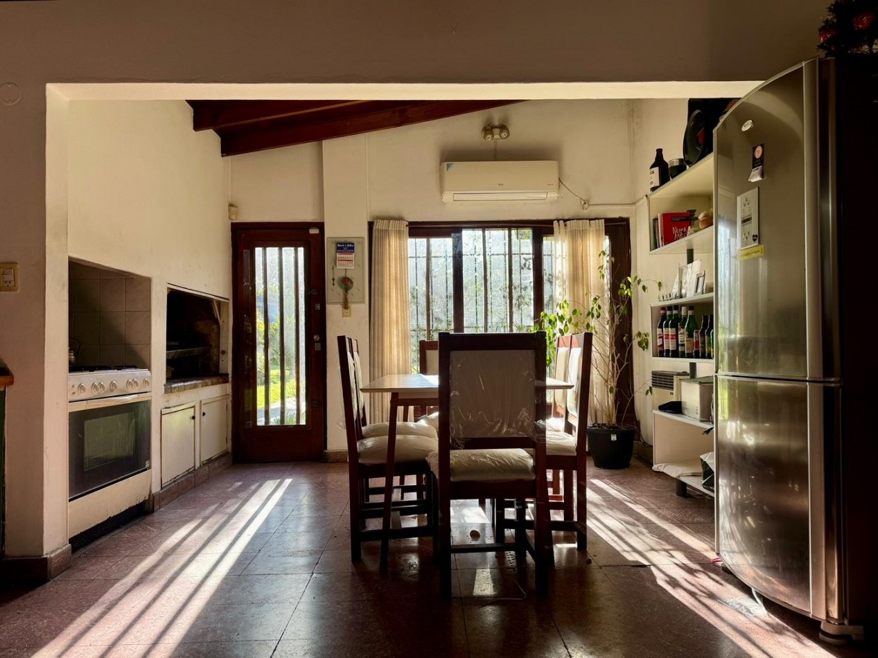 VENTA IMPORTANTE CHALET 5 AMBIENTES + PH 2 AMBIENTES -DIVINO ROSTRO -