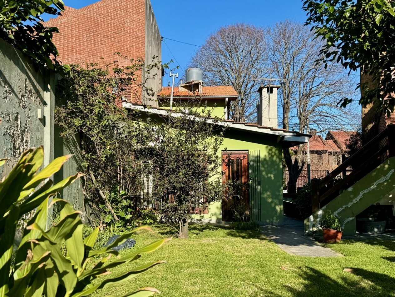 VENTA IMPORTANTE CHALET 5 AMBIENTES + PH 2 AMBIENTES -DIVINO ROSTRO -