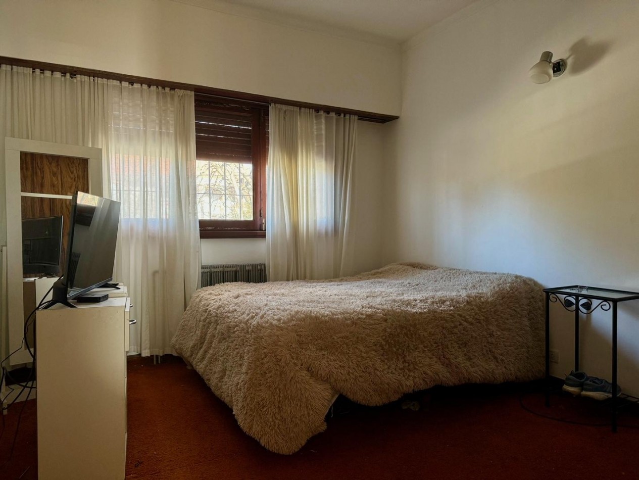 VENTA IMPORTANTE CHALET 5 AMBIENTES + PH 2 AMBIENTES -DIVINO ROSTRO -