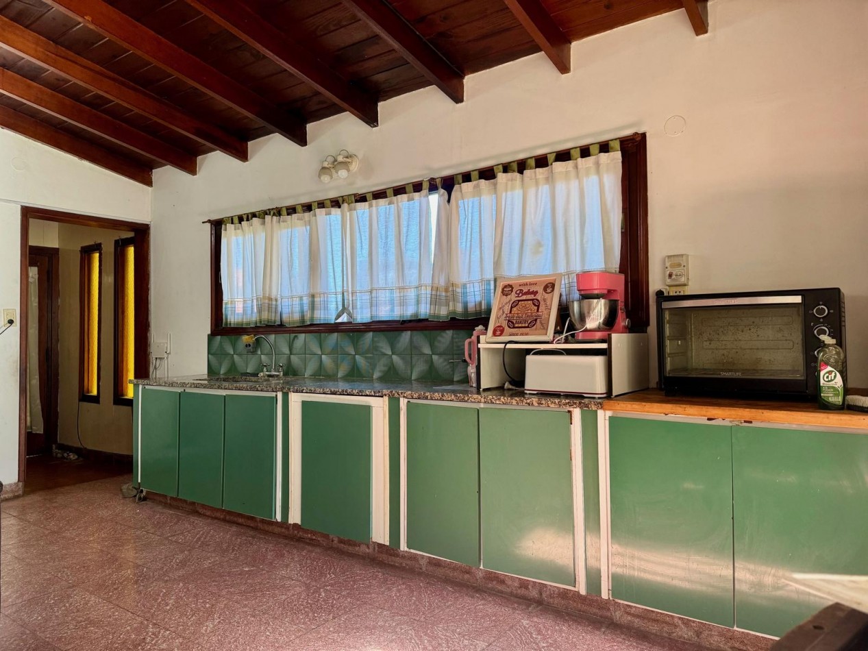 VENTA IMPORTANTE CHALET 5 AMBIENTES + PH 2 AMBIENTES -DIVINO ROSTRO -