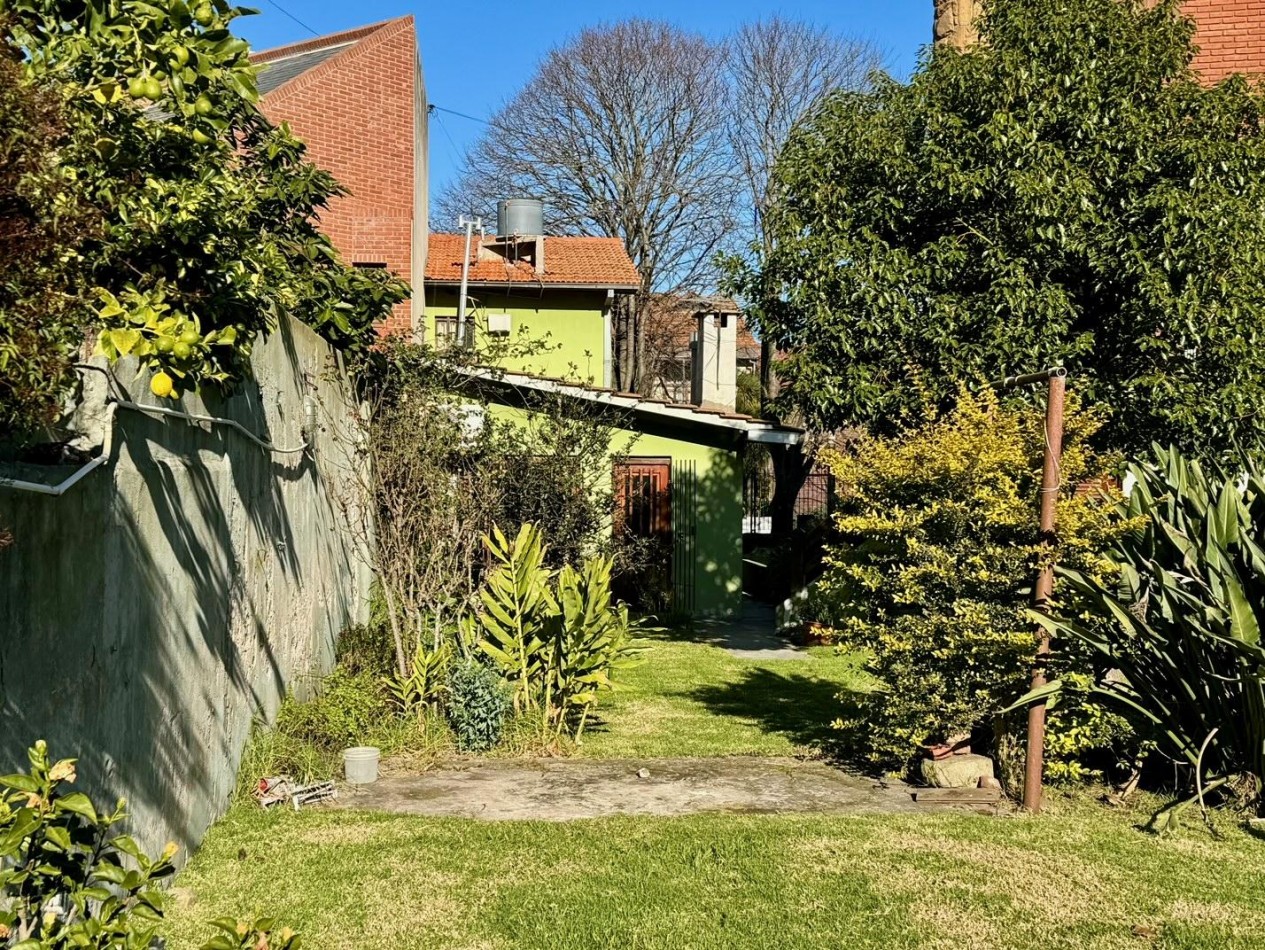 VENTA IMPORTANTE CHALET 5 AMBIENTES + PH 2 AMBIENTES -DIVINO ROSTRO -