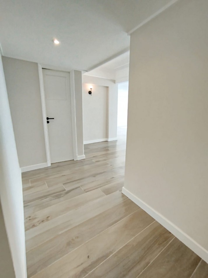 VENTA HERMOSO 4 AMBIENTES RECICLADO CON BALCON - LA PERLA -