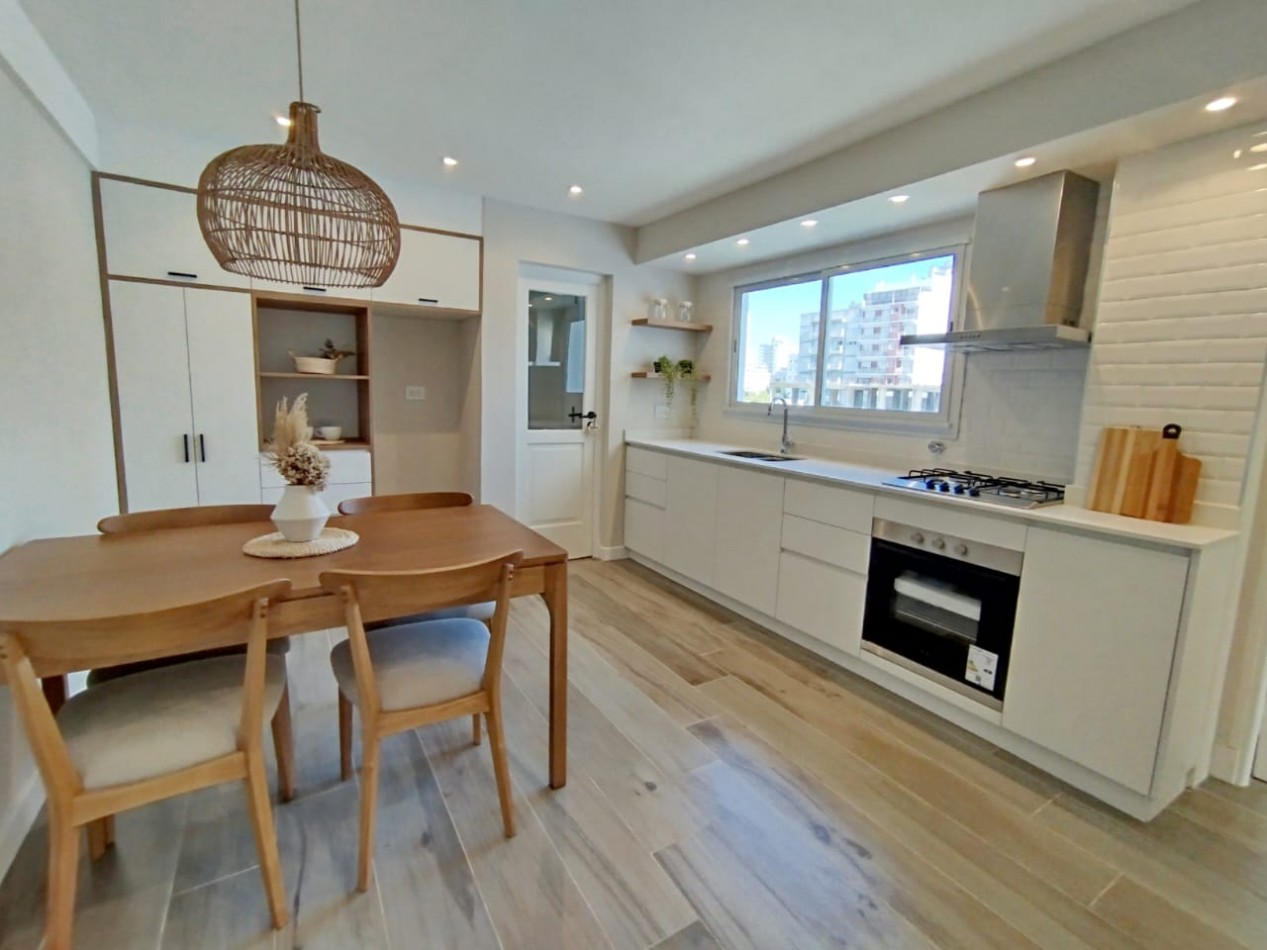 VENTA HERMOSO 4 AMBIENTES RECICLADO CON BALCON - LA PERLA -