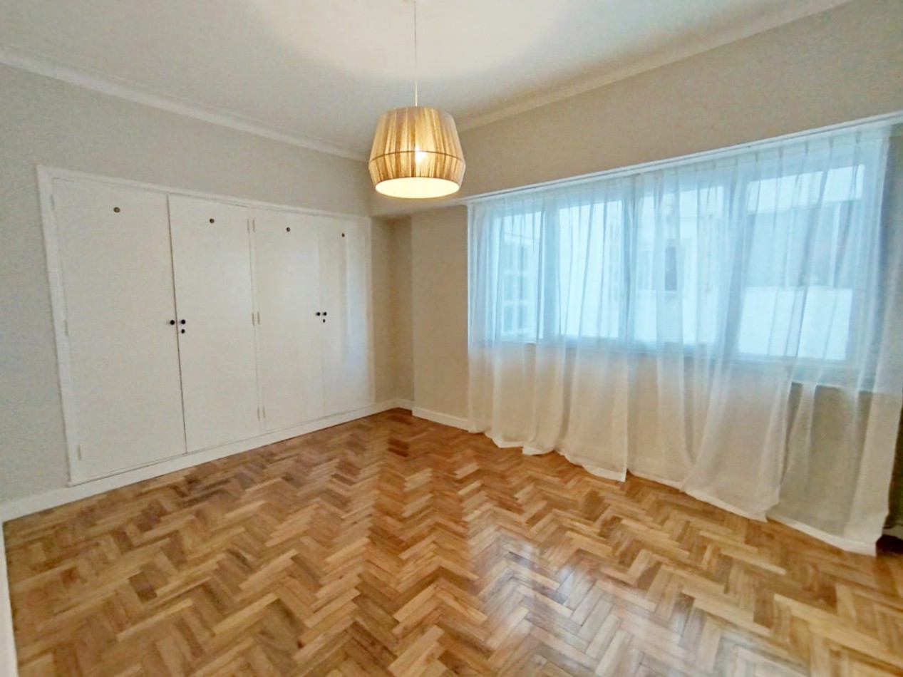 VENTA HERMOSO 4 AMBIENTES RECICLADO CON BALCON - LA PERLA -