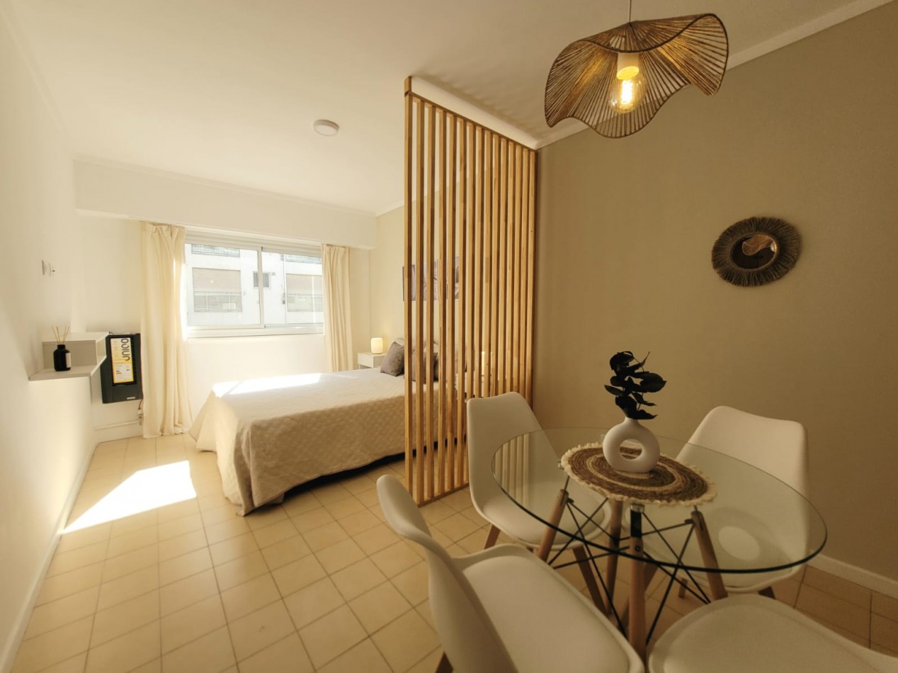 VENTA MONOAMBIENTE A LA CALLE - PLAZA COLON-
