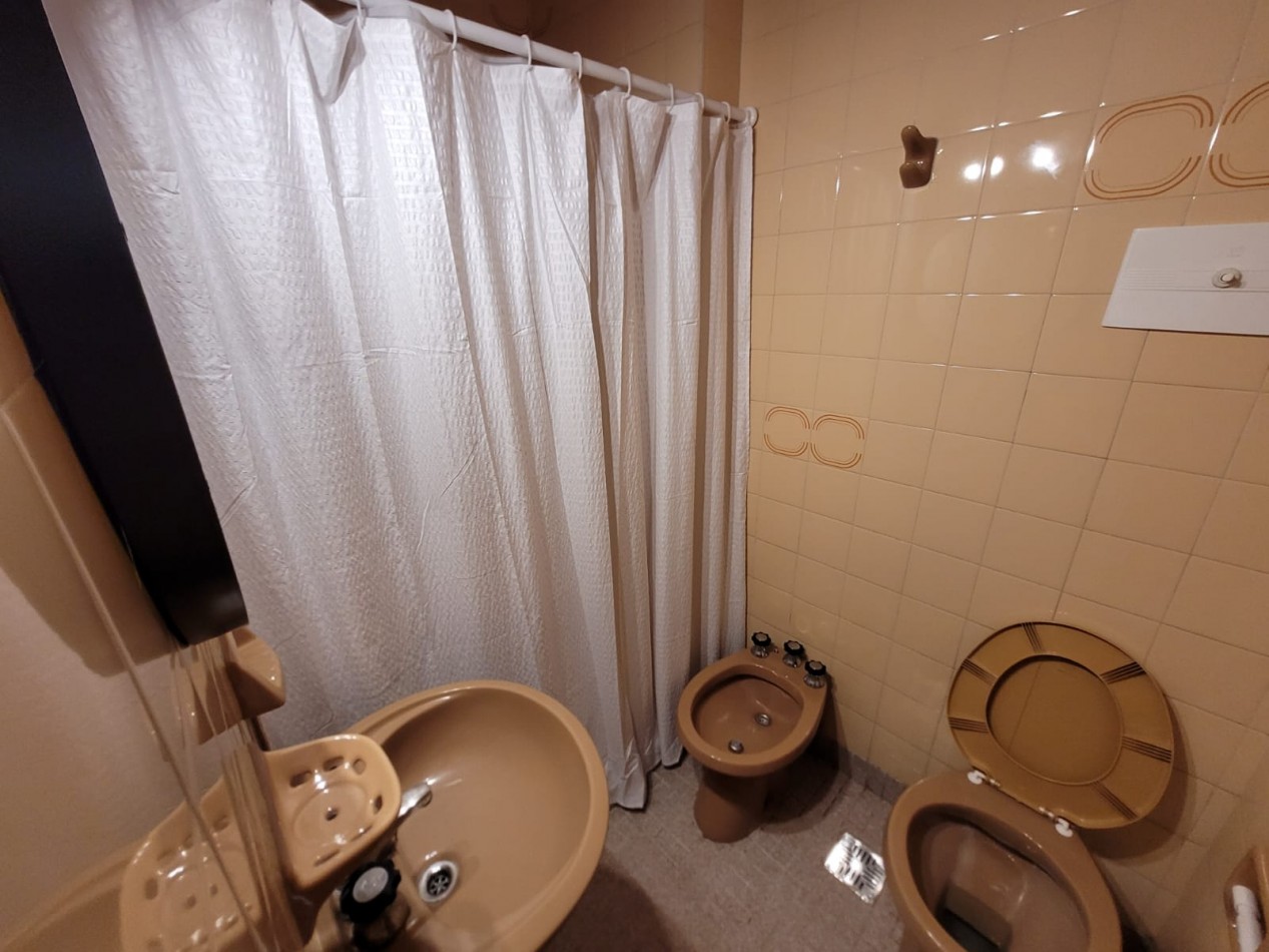 VENTA MONOAMBIENTE A LA CALLE - PLAZA COLON-