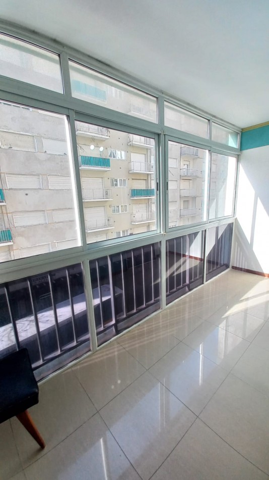 VENTA DOS AMBIENTES CON BALCON CERRADO - PLAZA COLON -