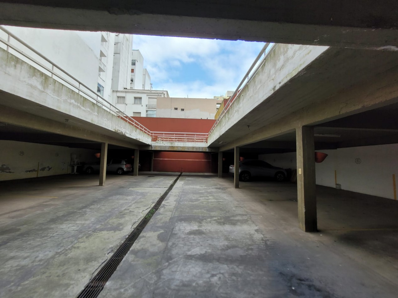 VENTA DOS AMBIENTES CON COCHERA Y TERRAZA - ENTRE RIOS 2400-