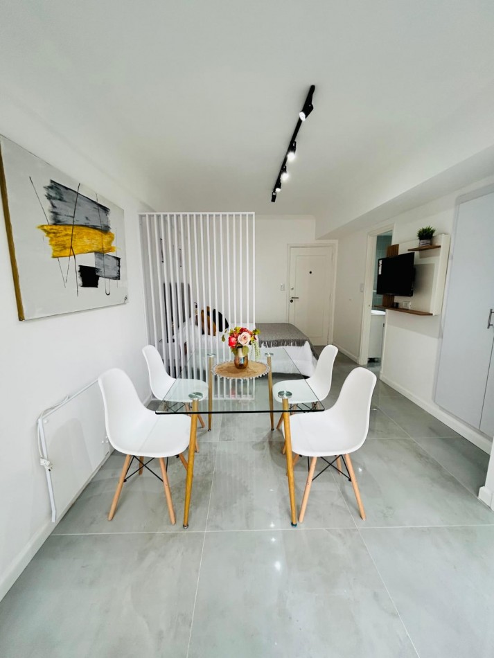 VENTA MONOAMBIENTE AL FRENTE CON BALCON - PLAZA COLON -