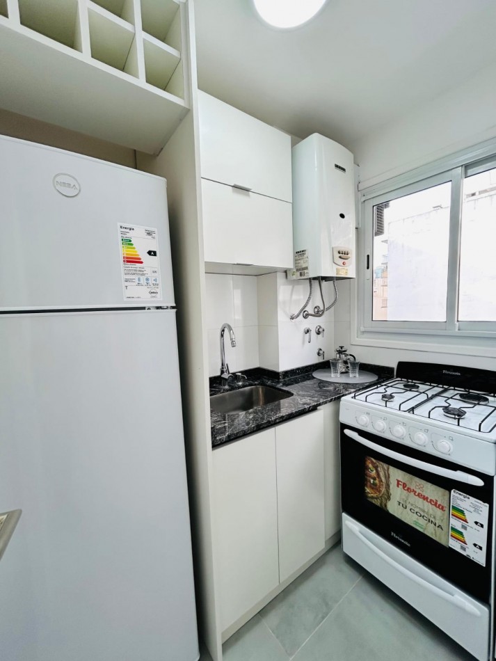 VENTA MONOAMBIENTE AL FRENTE CON BALCON - PLAZA COLON -